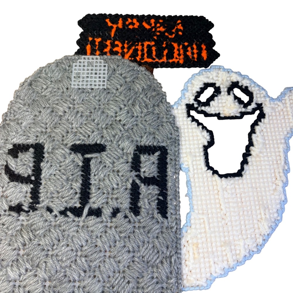VTG Handmade Yarn Needlepoint Witch Ghost Scarecrow Tombstone Wall Hanging Decor - Picture 10 of 12
